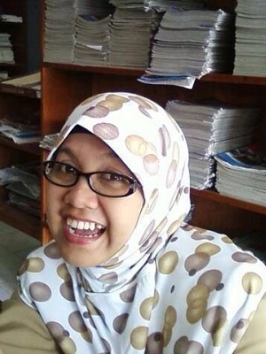 Lestari Joeniarni, S.Pd.,M.Pd.