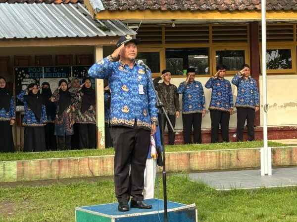Refleksi Pendidikan dan Semangat Memanusiakan Manusia Refleksi Pendidikan dan Semangat Memanusiakan Manusia