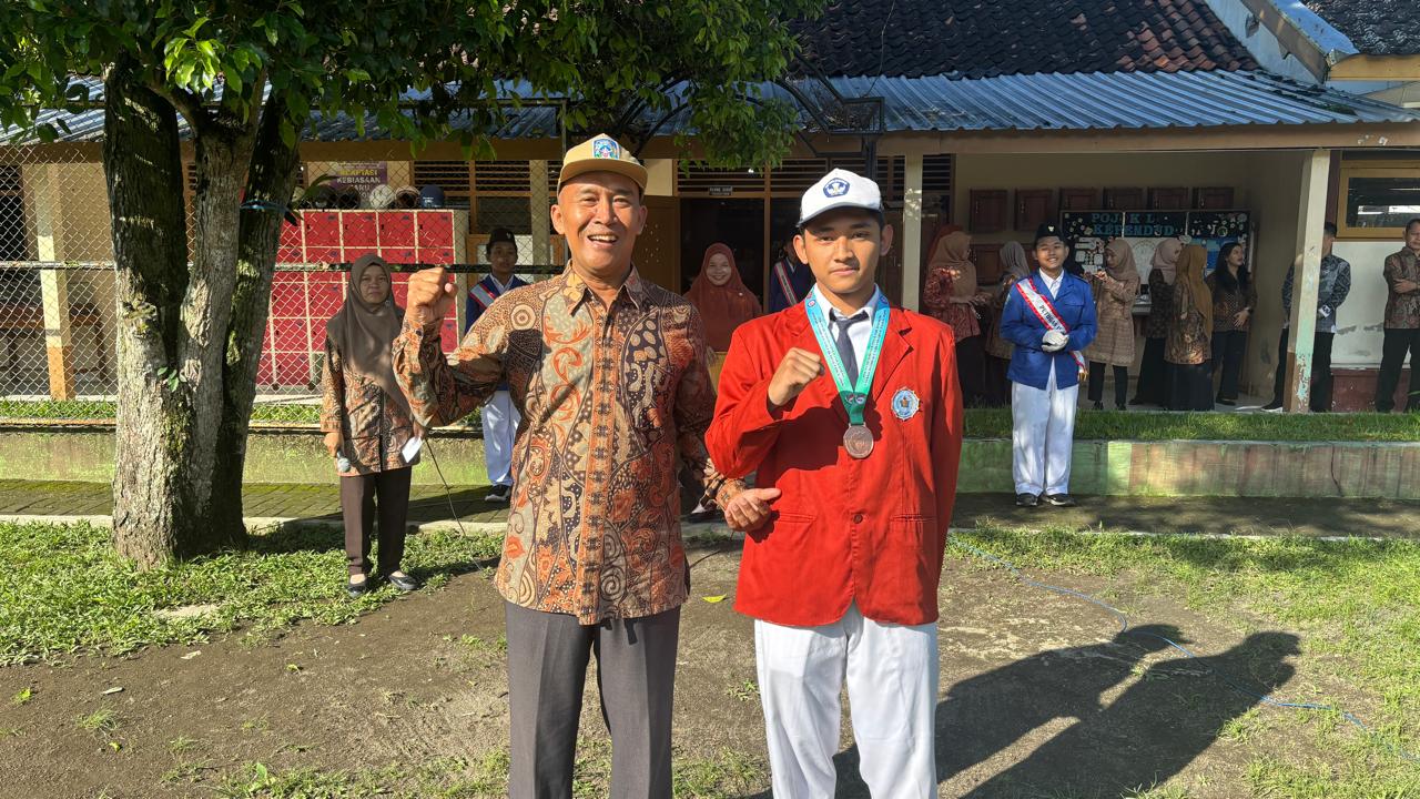 DAFTAR MURID BERPRESTASI