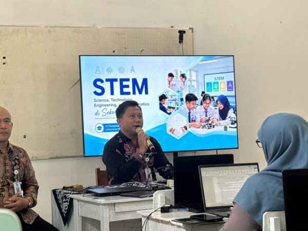 SMP Negeri 2 Gamping Selenggarakan Workshop Pembelajaran STEM