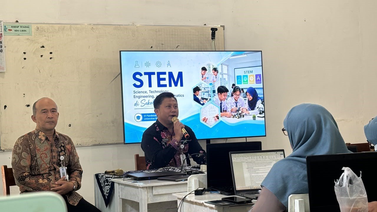 SMP Negeri 2 Gamping Selenggarakan Workshop Pembelajaran STEM